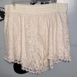 AMBIANCE Women’s lace shorts, cream 3X NWOT